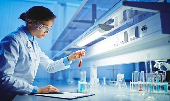 Why can Didodecyl dimethyl ammonium chloride be used as an antistatic agent?
